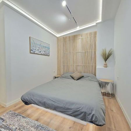 Luxury Apartment. 75 Inches Tv Varna Bagian luar foto